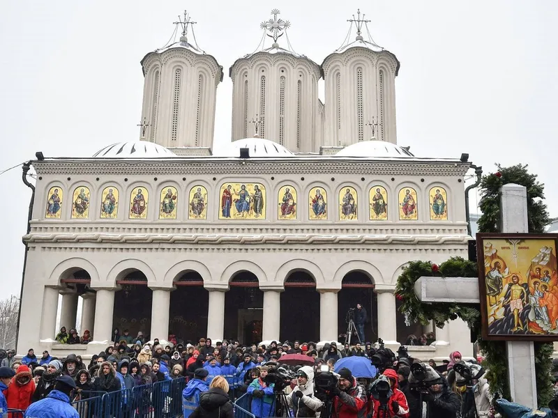 Calendarul bisericesc ortodox are aplicație pe telefonul mobil - Foto: Facebook/Agenția de Știri Basilica (cu rol ilustrativ)