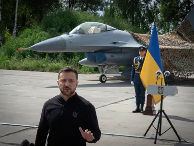 Primele avioane de luptă F-16 au ajuns în Ucraina. Zelenski le ceruse acum mai bine de doi ani - Foto: Profimedia Images