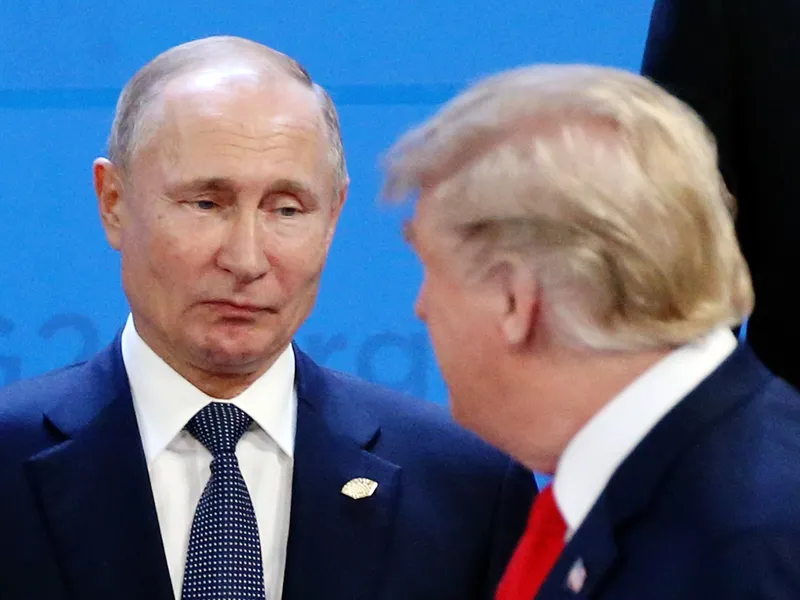 Liderul Rusiei, Vladimir Putin, alături de președintele SUA, Donald Trump/Foto: Rollingstone.com