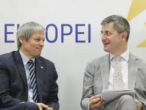 Dacian Cioloș și Dan Barna Foto: INQUAM Photos/Octav Ganea