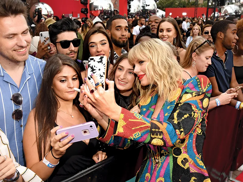 ÎNDRĂGITĂ Swift, la MTV Video Music Awards 2019, intră în legătură cu fanii ei pe teme precum relațiile și imaginea corporală.