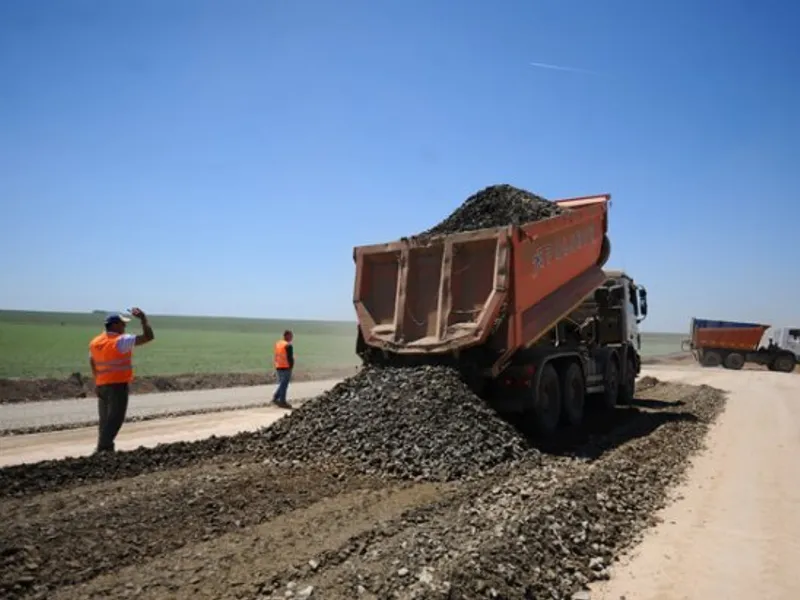 Lucrări la drumuri/FOTO: ziaruldeiasi.ro