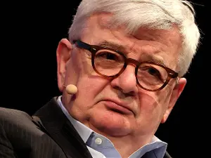 Fostul ministru german de externe Joschka Fischer a afirmat că retragerea trupelor NATO din Afganistan "fără negocieri" prealabile a fost "o greşeală". / Foto: ips-journal.eu