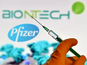 Încă 224.640 de doze de vaccin anti-COVID Pfizer BioNTech ajung în România. / Foto: zf.ro