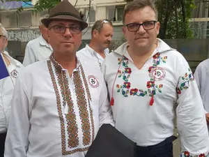 Ministrul Muncii, Marius Budăi, împreună cu un domn cu pălărie Foto: Facebook