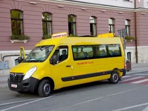 De ce elevii din 14 județe nu beneficiază de transport rutier public gratuit? Soluția autorităților - Foto: ziuadevest.ro