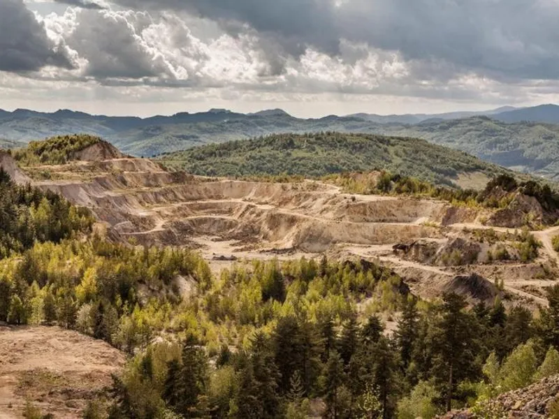 Statul trebuie să blocheze mineritul și să protejeze natura la Roșia Montană. Foto FOTO: RMGC