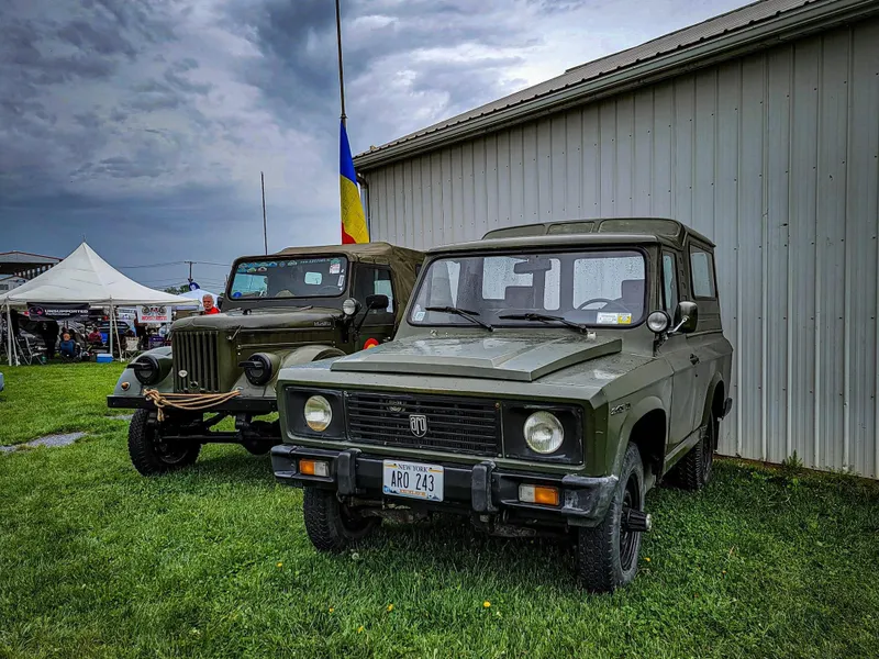 În perioada 12-13 mai, în cadrul show-ului auto Carlisle Import & Performance Nationals din Pennsylvania a avut loc prima expoziție de mașini clasice românești din SUA - Foto: Facebook/Eduard Palaghita