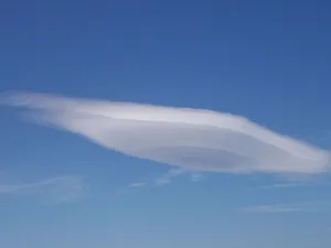 Un avion militar care aducea afgani în Canada, urmărit de un OZN /Foto: syracuse