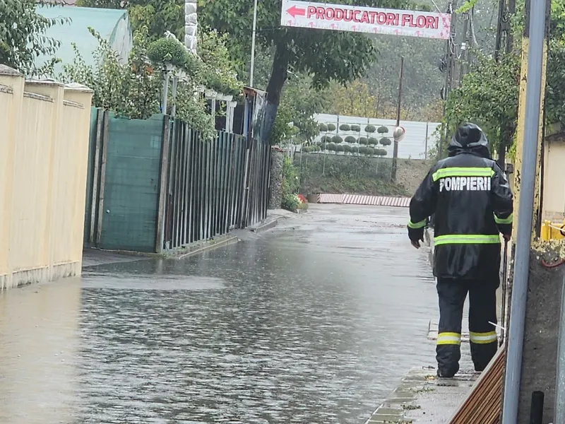 16 județe afectate de ploile torențiale. Mii de persoane evacuate - Foto: ISU Arges