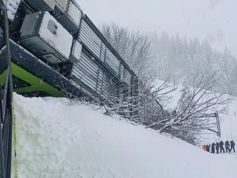 Un tren din Elveția a fost răsturnat de o avalanșă/FOTO: lenouvelliste.ch