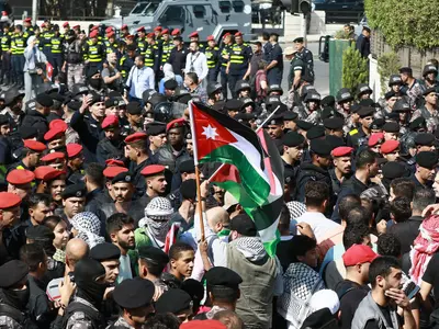 Proteste violente anti-Israel, la Amman și Beirut. Ambasadele SUA și Israel, sub asediu - Foto: Profimedia Images