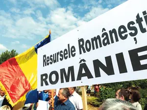 MANIPULARE Grup de pensionari strânși de politicieni rusofili să protesteze împotriva exploatării de petrol și gaze din Marea Neagră - Foto: INQUAM PHOTOS/ Liviu Florin Albei