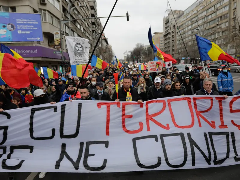 Un nou protest anti-restricții în București, sâmbătă seara/FOTO: Inquam Photos/George Călin