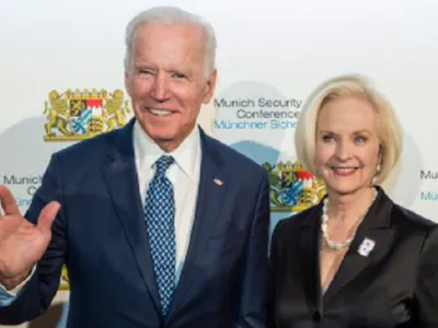 Biden o nominalizează pe văduva lui John McCain la Organizaţia ONU pentru Alimentaţie şi Agricultură / Twitter