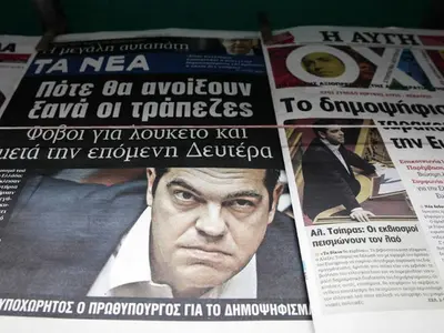 Fostul premier Alexis Tsipras în paginile unui ziar din Grecia/Foto: ZUMA Press