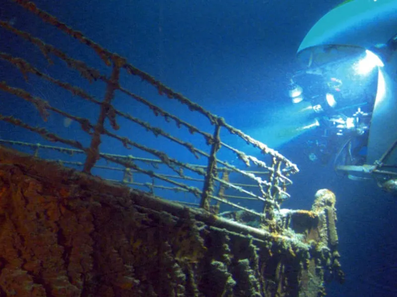 Cinci cercetători au coborât în adâncurile oceanului pentru a găsi obiectul misterios care a fost detectat de sonar în apropierea epavei Titanicului. Foto: Profimedia