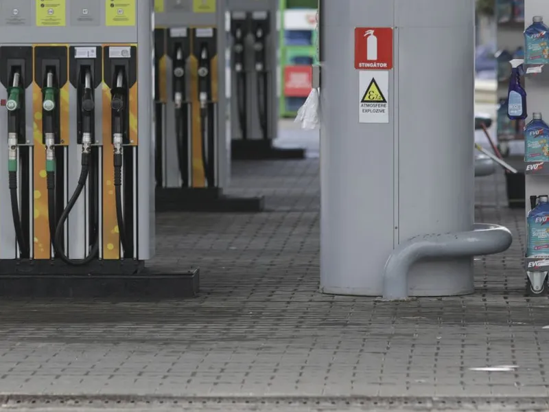 Care este cauza scumpirii carburanţilor auto? Este a patra oară, luna aceasta - Foto: INQUAM PHOTOS/Octav Ganea