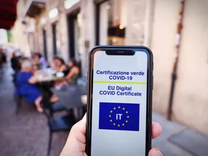 Ministrul francez al sănătății susține că certificatul verde va rămâne până se golesc ATI-urile/FOTO: euractiv.com