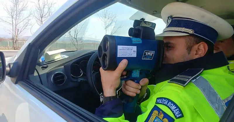 Ministrul muncii Marius Budăi, prins de radar cu 121 km/h în localitate. A rămas fără permis. / Foto: 4tuning.ro