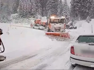 METEO Trei sferturi de țară este în ghearele iernii, cu ninsori, viscol și drumuri înzăpezite Foto; captură video ProTV