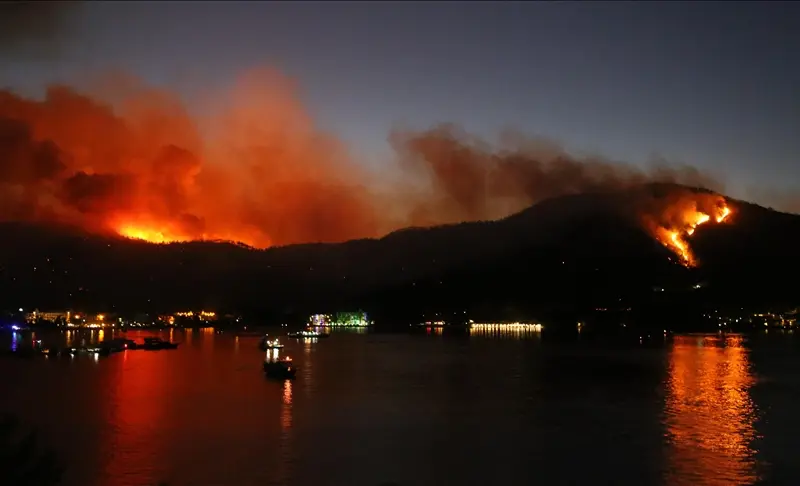 Incendii masive de pădure în sudul Turciei pun la pământ turismul/Foto: aa.com.tr