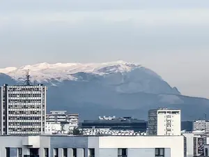 FOTO Fenomen meteo rar. Din București s-au văzut munții aflați la 150 de km. Cum se explică - Foto: Meteo Plus / imagine cu caracter ilustrativ