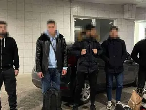 Poliţia a prins, la graniţa României, migranţi care sprintau efectiv spre Ungaria vecină - Foto: IGPF