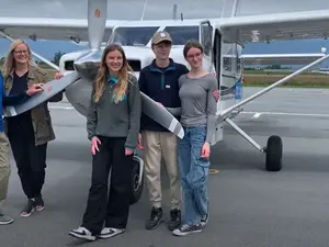 VIDEO Ocolul lumii într-un an. O familie de 5 persoane, în jurul globului, într-un avion minuscul - Foto: captură YouTube