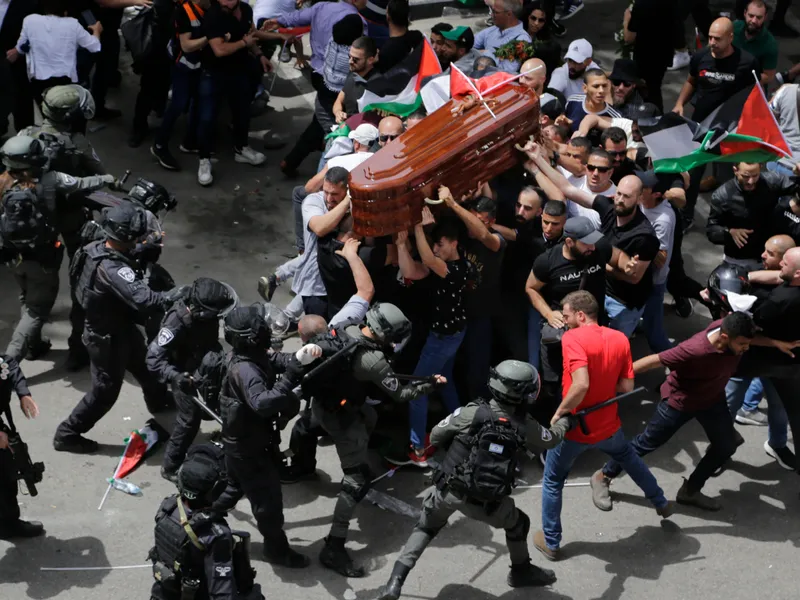 Poliția israeliană a atacat cortegiul funerar al jurnalistei palistiniene ucise/foto: captură video