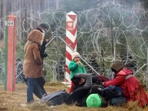 Belarusul acuză Polonia de agresarea migranţilor de la frontiera celor două state/FOTO: bbc.com