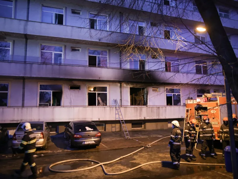 Pompierii au stins incendiul la Balș/FOTO: Inquam Photos/George Călin