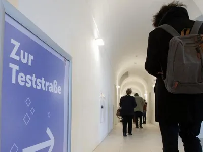 Cum redeschide Austria școlile: elevii şi profesorii, testaţi de trei ori pe săptămână (două, PCR). / Foto: trtworld.com