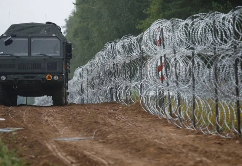 Gard ridicat la frontiera cu Belarus. / Foto: bbc.com