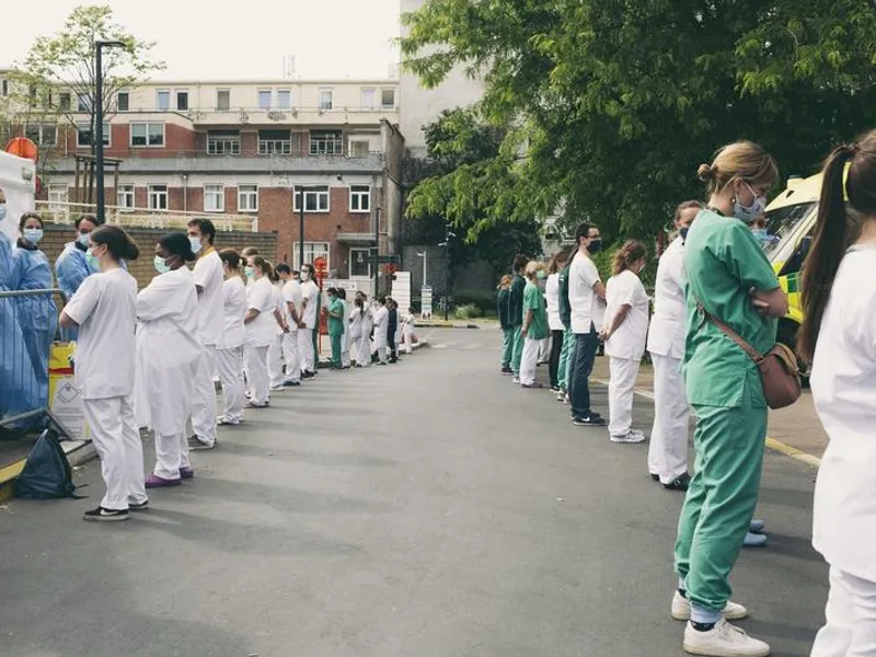 Personal medical al unui spital belgian la vizita premierului/FOTO: hotnews.ro