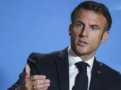 Macron importă arme din Elveția și le exportă în Ucraina - Foto: Profimedia Images (imagine cu caracter ilustrativ)