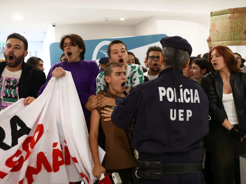 Protestatari- Foto: Twitter/Catarina Demony