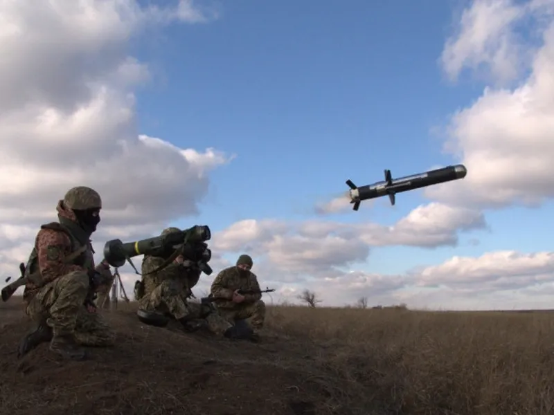 Militari ucraineni lansează o rachetă antitanc Javelin/ Foto: Profimedia Images