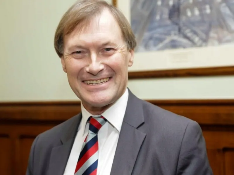 Deputat conservator britanic David Amess, înjunghiat de mai multe ori într-o biserică. / Foto: davidamess.co.uk