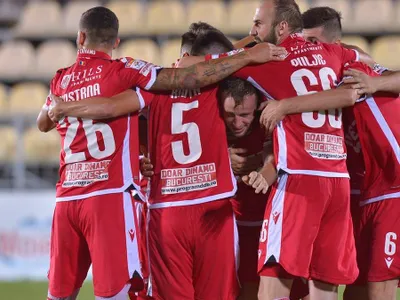 Suporterii-acţionari ai FC Dinamo  sprijină echipa / gsp.ro