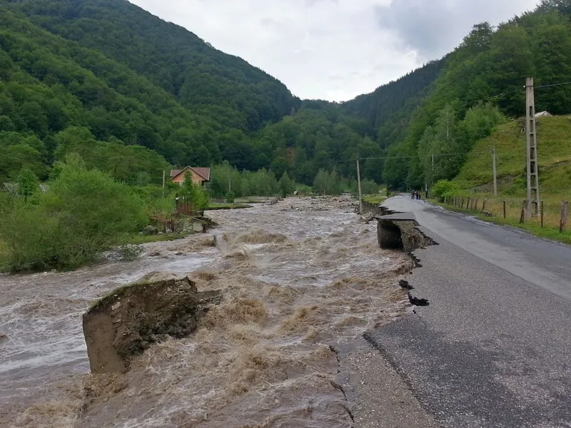 Guvernul va aloca peste 155 mil. lei pentru refacerea infrastructurii afectate de fenomenele meteo. / Foto: observatorulph.ro