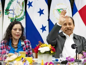 Daniel Ortega și soția, Rosario Murillo/Foto: confidential.com