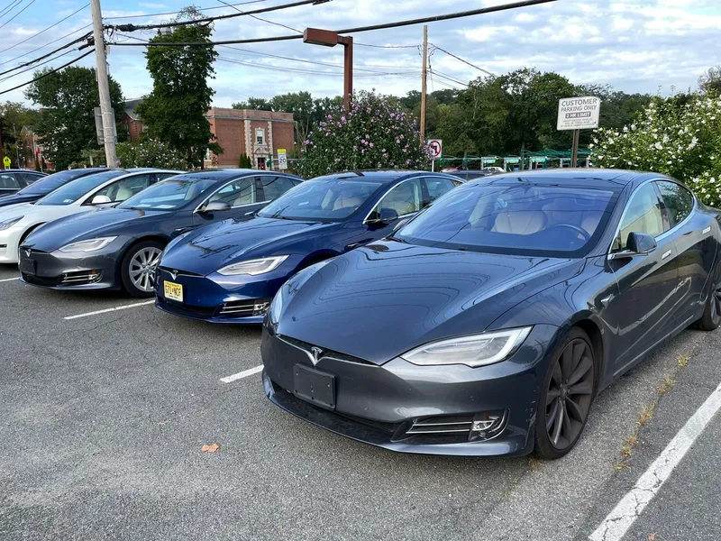 362.000 de mașini electrice Tesla, chemate în service. Sistemul autonom, considerat pericol de NHTSA. - Foto: Profimedia Images