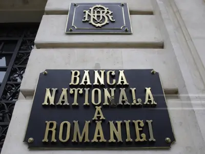 Avertisment BNR: Valul patru al pandemiei şi măsurile restrictive generează incertitudini şi riscuri. / Foto: Inquam Photos / Octav Ganea