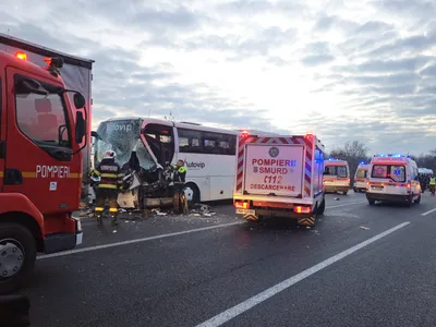 Autocar cu 32 de pasageri, implicat într-un accident grav. A fost activat PLANUL ROȘU - FOTO: ISU IALOMIȚA