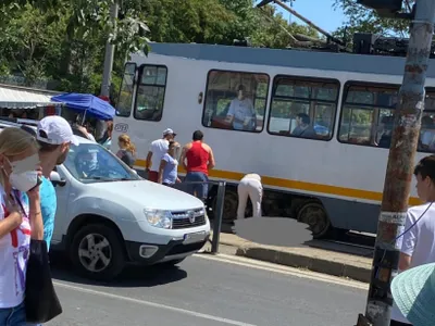 Pieton, lovit de tramvaiul 32 în zona Piața Rahova din București. / Foto: infotraficromania.ro