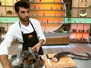 Richard Abou Zaki, singurul bucătar român cu o stea Michelin, s-a născut în urmă cu 26 de ani la Piatra Neamț. - Foto: captură video/a1.ro