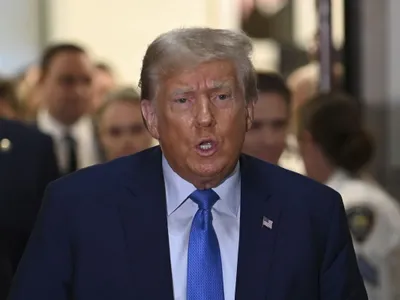 Donald Trump e primul fost preşedinte care se apără la bară - Foto: Profimedia Images