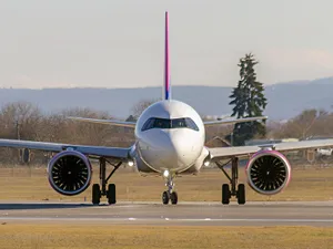 Wizz Air va reloca o parte din zborurile din România. Ce a anunțat compania aeriană? Foto: Freepik (fotografie cu caracter ilustrativ)