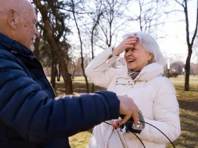 Oamenii îmbătrânesc dramatic la două vârste. De ce se întâmplă asta? - Footo: Freeepik.com (rol ilustrativ)